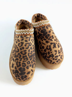 Designer Inspired Cozy Clog | Leopard