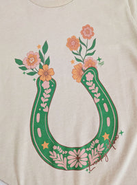 Horseshoe Graphic Tee | Tan